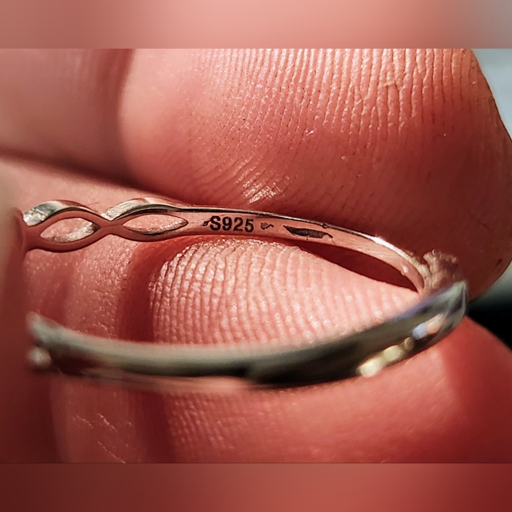 Beautiful 925 Sterling Silver Clear Quartz Adjustable Crystal Ring - Picture 8 of 8